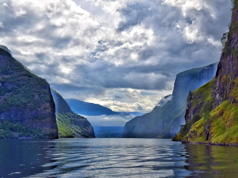 Odkryj fiordy Norwegii – podróż przez jeden z najpiękniejszych krajów Europy